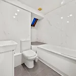 Harbour Luxury 3br House By Altoluxo Short Lets Serviced With Free Wifi & Parking * Bristol
