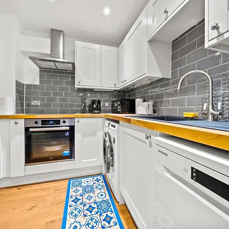 Harbour Luxury 3br House By Altoluxo Short Lets Serviced With Free Wifi & Parking Дом отдыха Бристоль