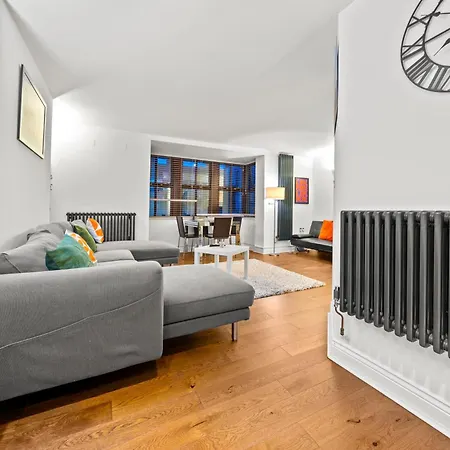Дом отдыха Harbour Luxury 3br House By Altoluxo Short Lets Serviced With Free Wifi & Parking *