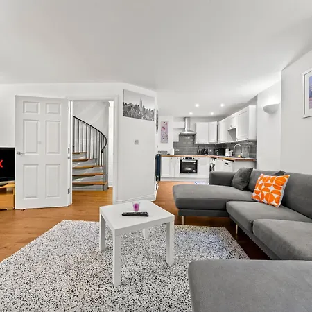 Harbour Luxury 3br House By Altoluxo Short Lets Serviced With Free Wifi & Parking