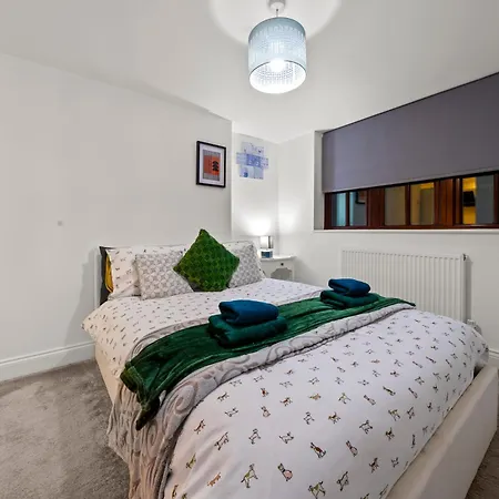 Harbour Luxury 3br House By Altoluxo Short Lets Serviced With Free Wifi & Parking Бристоль