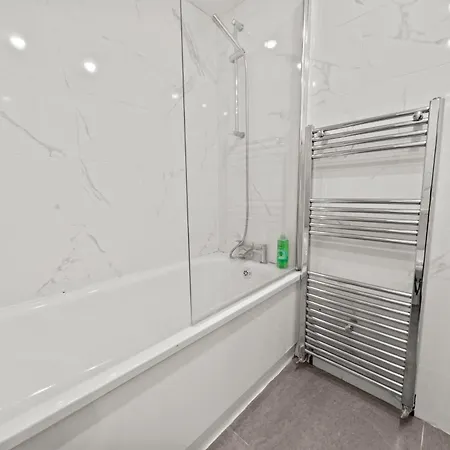 Harbour Luxury 3br House By Altoluxo Short Lets Serviced With Free Wifi & Parking * Бристоль