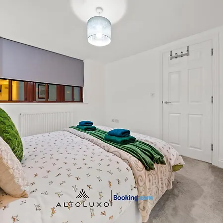 Harbour Luxury 3br House By Altoluxo Short Lets Serviced With Free Wifi & Parking *