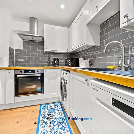 Harbour Luxury 3br House By Altoluxo Short Lets Serviced With Free Wifi & Parking Бристоль