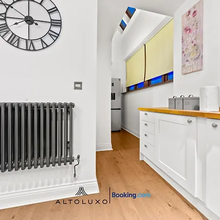 Harbour Luxury 3br House By Altoluxo Short Lets Serviced With Free Wifi & Parking * Бристоль
