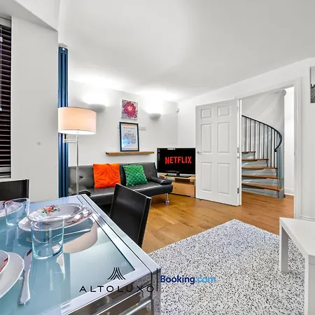 Дом отдыха Harbour Luxury 3br House By Altoluxo Short Lets Serviced With Free Wifi & Parking Бристоль