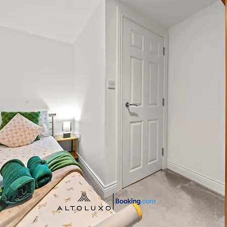 Harbour Luxury 3br House By Altoluxo Short Lets Serviced With Free Wifi & Parking Дом отдыха