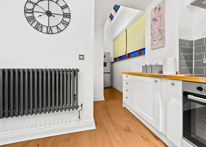 Harbour Luxury 3br House By Altoluxo Short Lets Serviced With Free Wifi & Parking Bristol