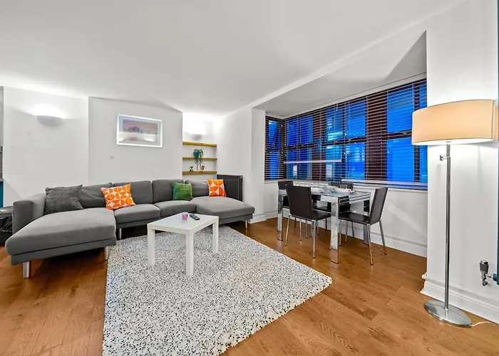 Harbour Luxury 3br House By Altoluxo Short Lets Serviced With Free Wifi & Parking