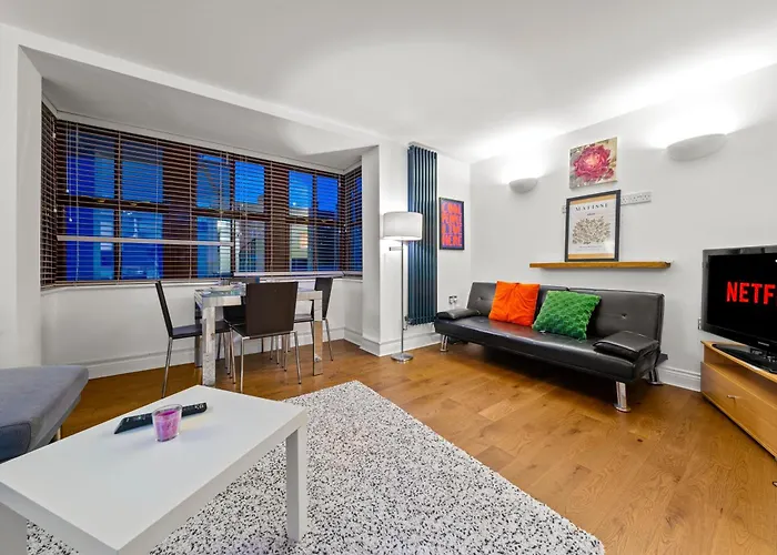 Harbour Luxury 3br House By Altoluxo Short Lets Serviced With Free Wifi & Parking Μπρίστολ