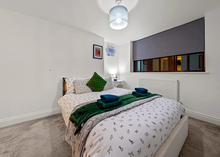 Harbour Luxury 3br House By Altoluxo Short Lets Serviced With Free Wifi & Parking 布里斯托